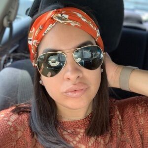 Meet your Posher, Diana